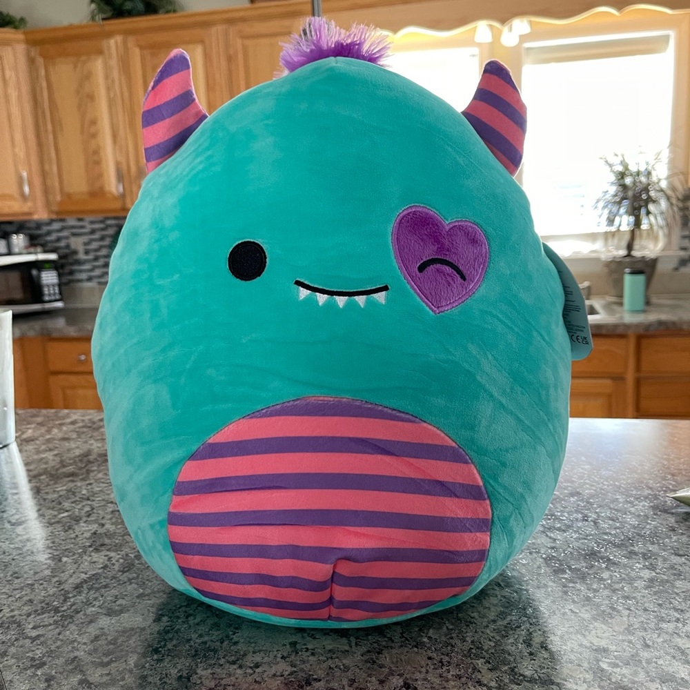 Leon Squishmallows